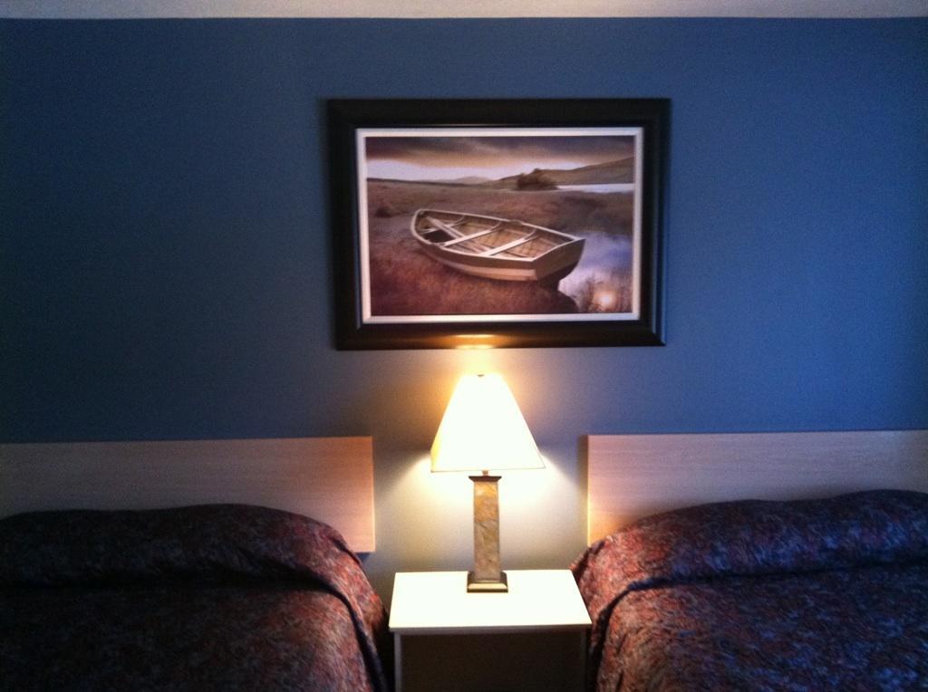 The Walla Walla Inn Rainy River 외부 사진